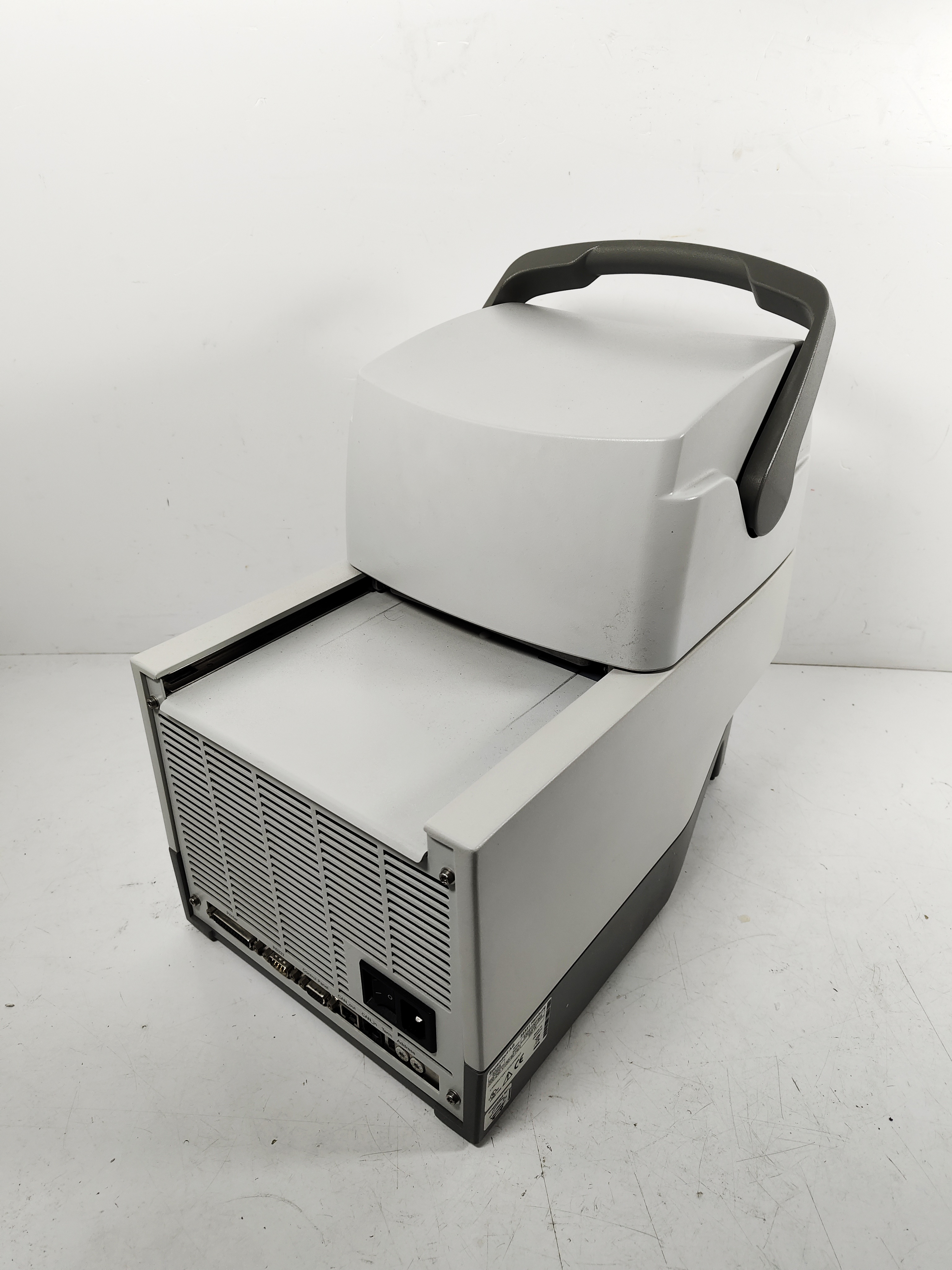 aparato laboratorio cientifico termociclador adn plastico 37-41x25.5x40.5 1u